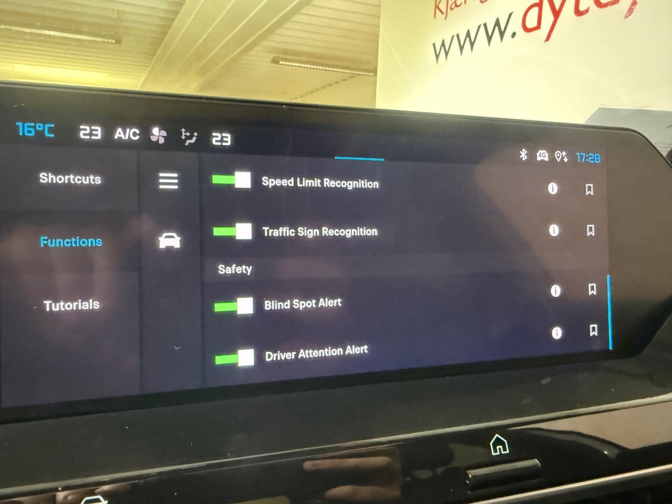 Citroën ë-C4 X 50 Shine Pack 4d