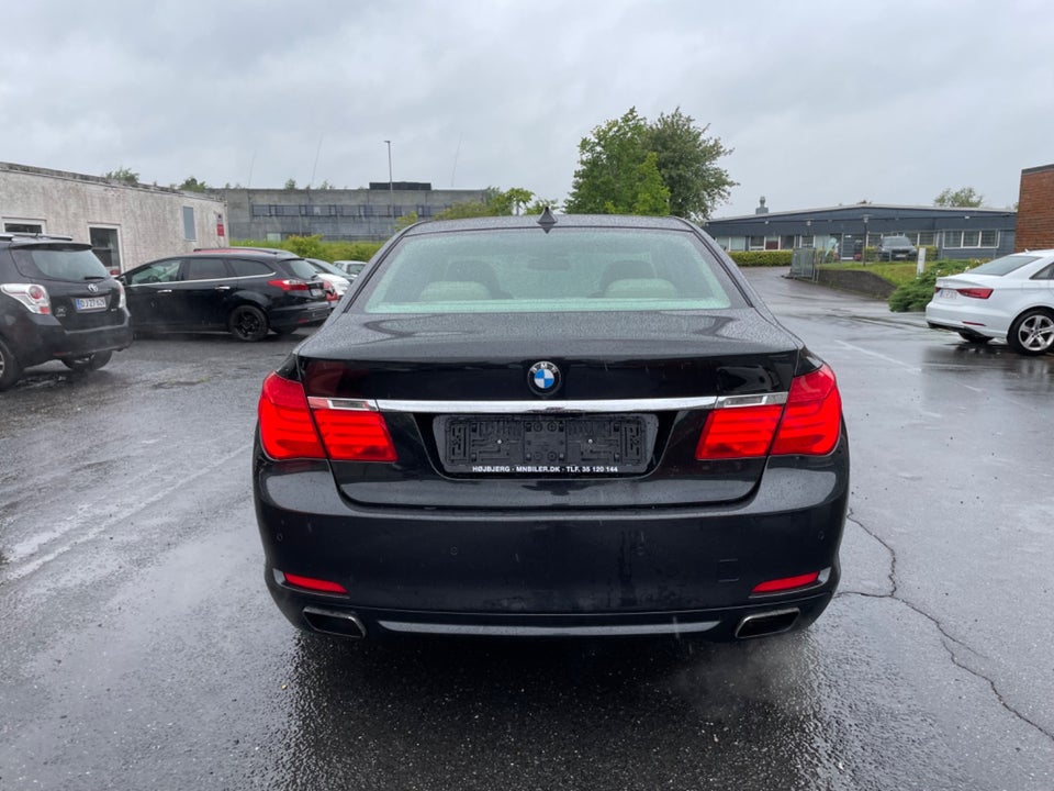 BMW 750i 4,4 aut. 4d