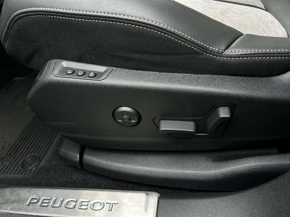 Peugeot 3008 1,6 Hybrid4 GT Pack EAT8 5d