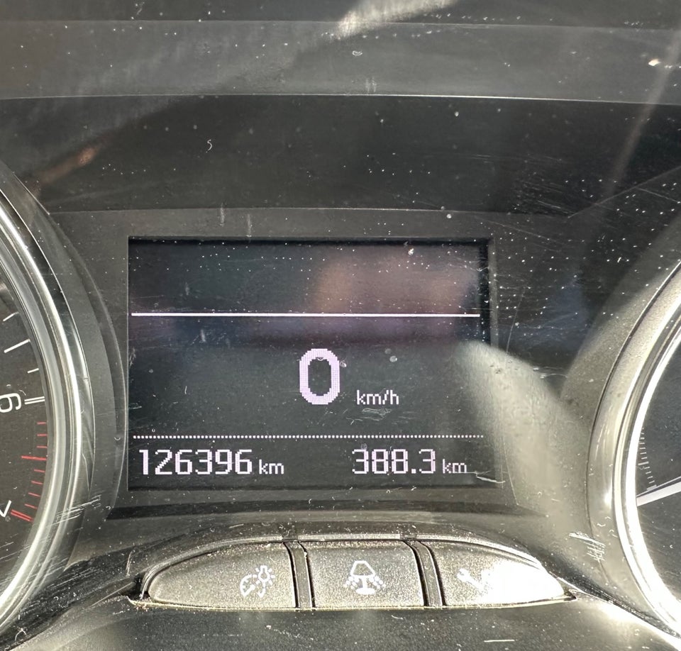 Peugeot 2008 1,2 PureTech 82 Selection Sky 5d