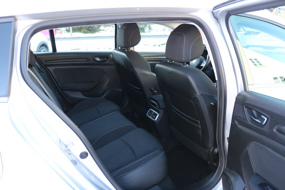 Renault Megane IV 1,3 TCe 140 Limited Sport Tourer 5d