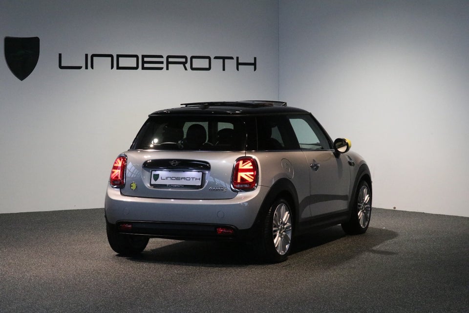 MINI Cooper SE Classic Trim 3d