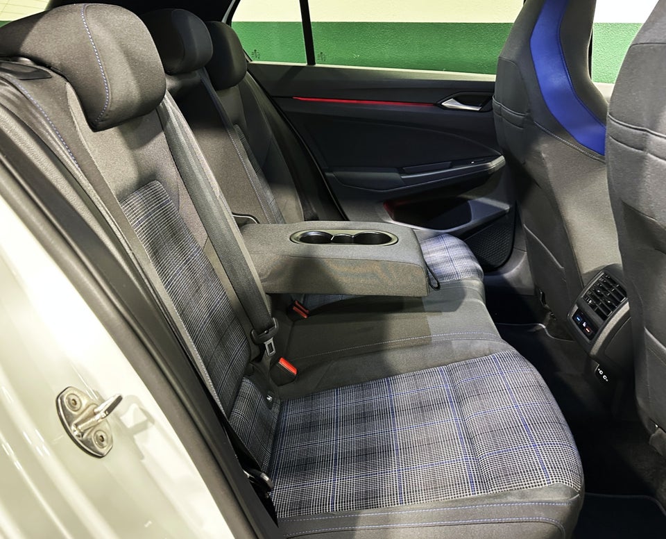 VW Golf VIII 1,4 GTE DSG 5d