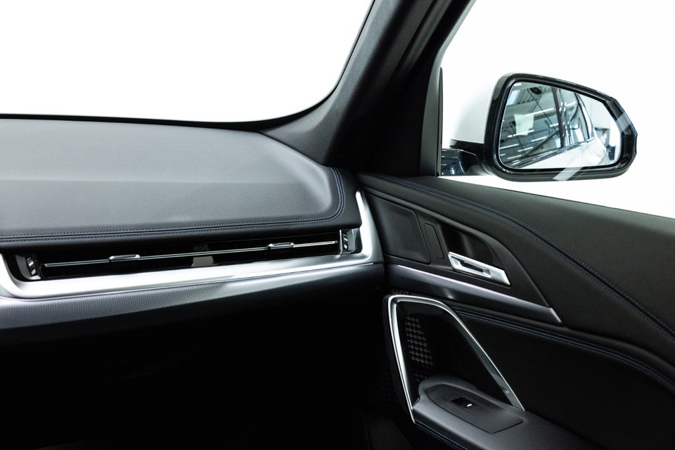 BMW iX1 eDrive20 M-Sport 5d