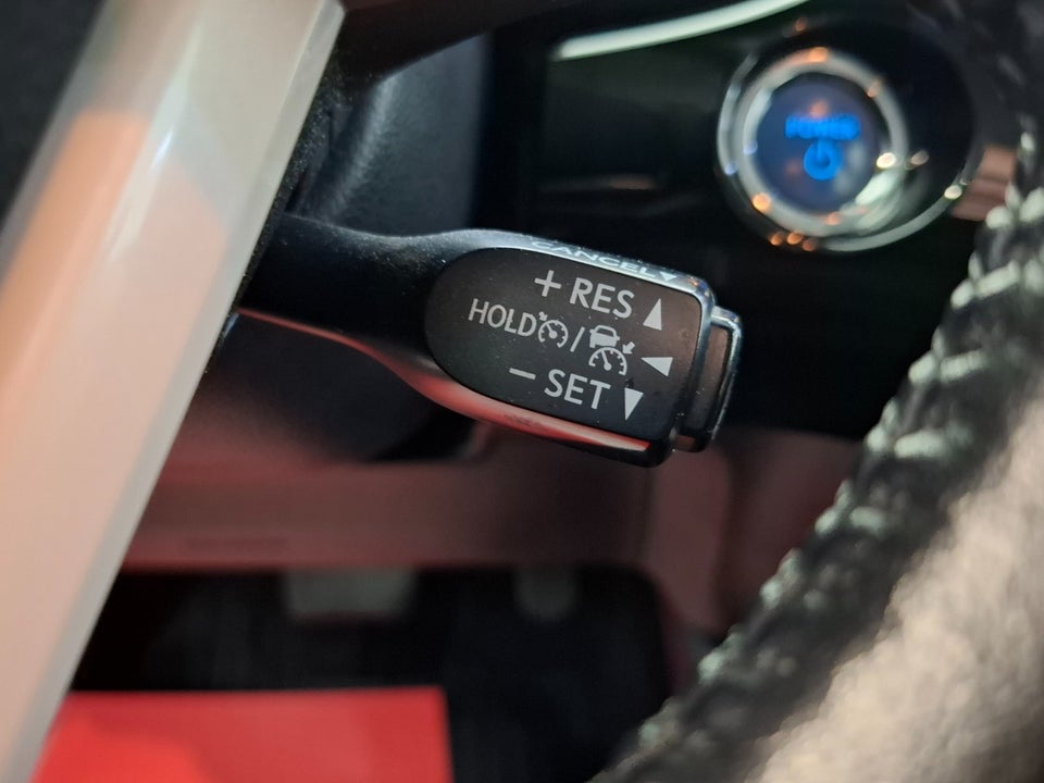 Toyota Prius 1,8 Plug-in Hybrid H3 MDS 5d