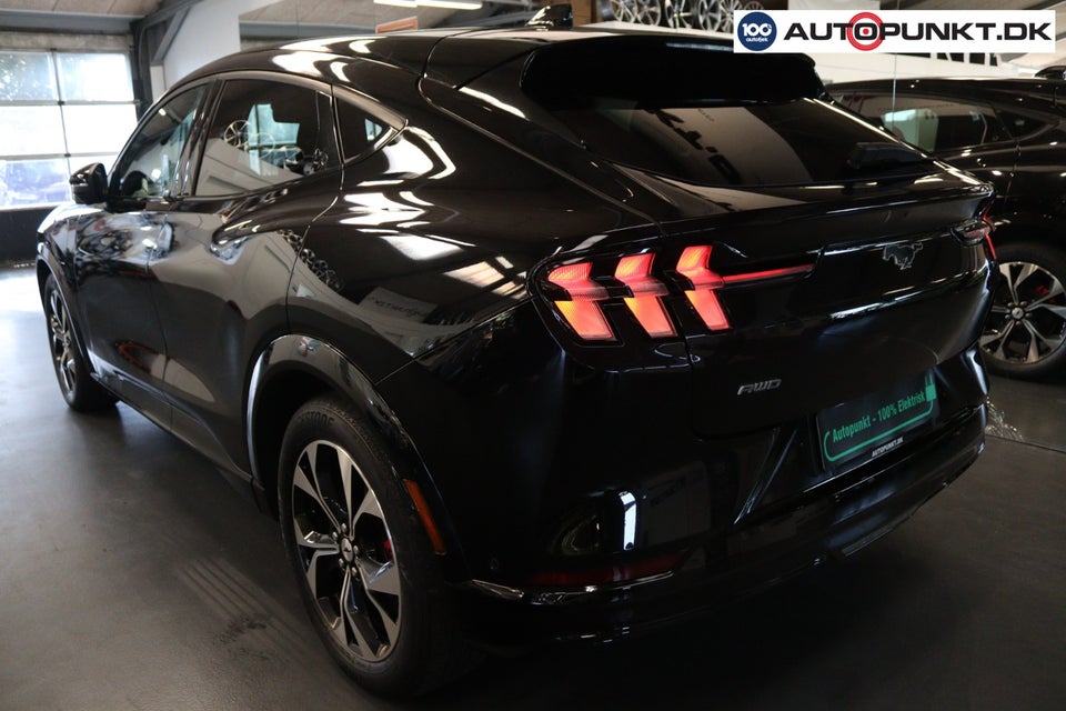 Ford Mustang Mach-E 91 Premium Extended Range AWD 5d