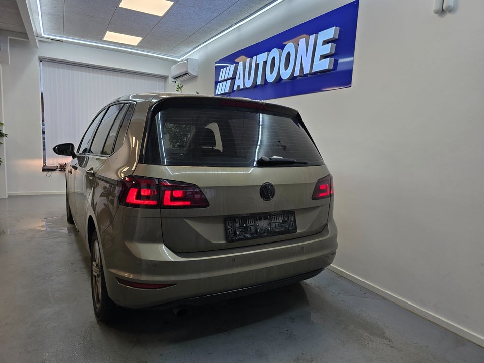 VW Golf Sportsvan 1,6 TDi 110 Comfortline DSG BMT 5d