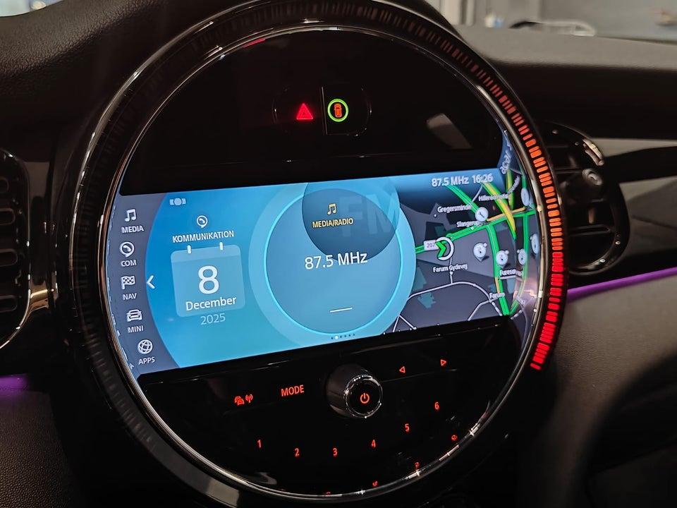 MINI Cooper SE Essential 3d