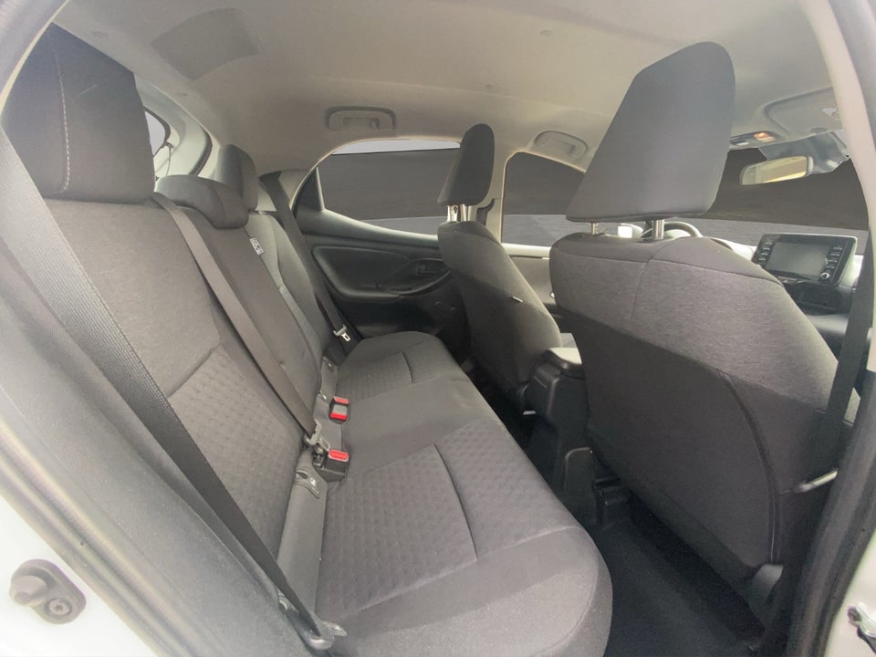 Toyota Yaris 1,5 Hybrid Essential e-CVT 5d