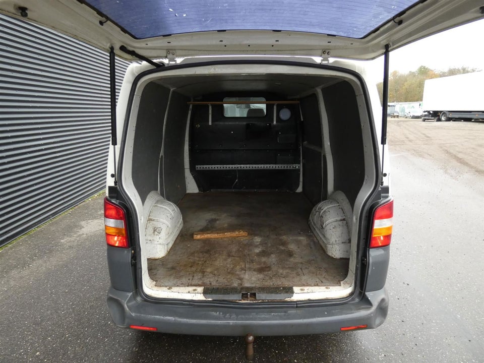 VW Transporter 1,9 TDi 102 lang 5d