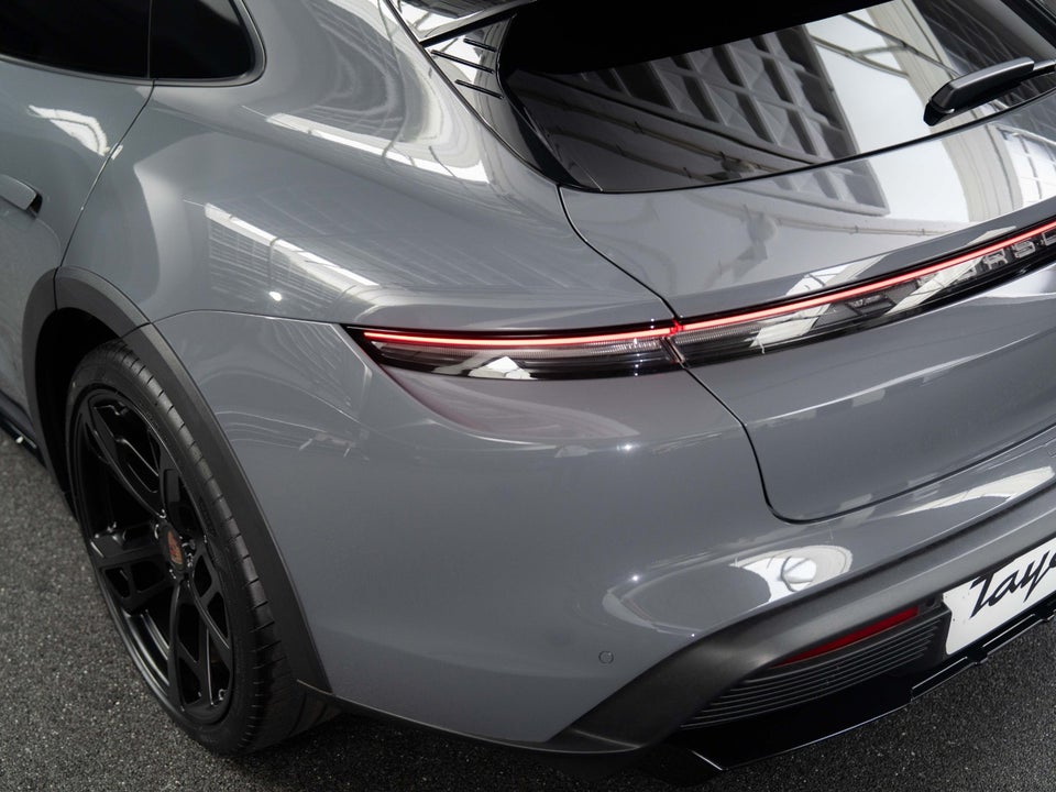 Porsche Taycan 4 Performance+ Cross Turismo 5d