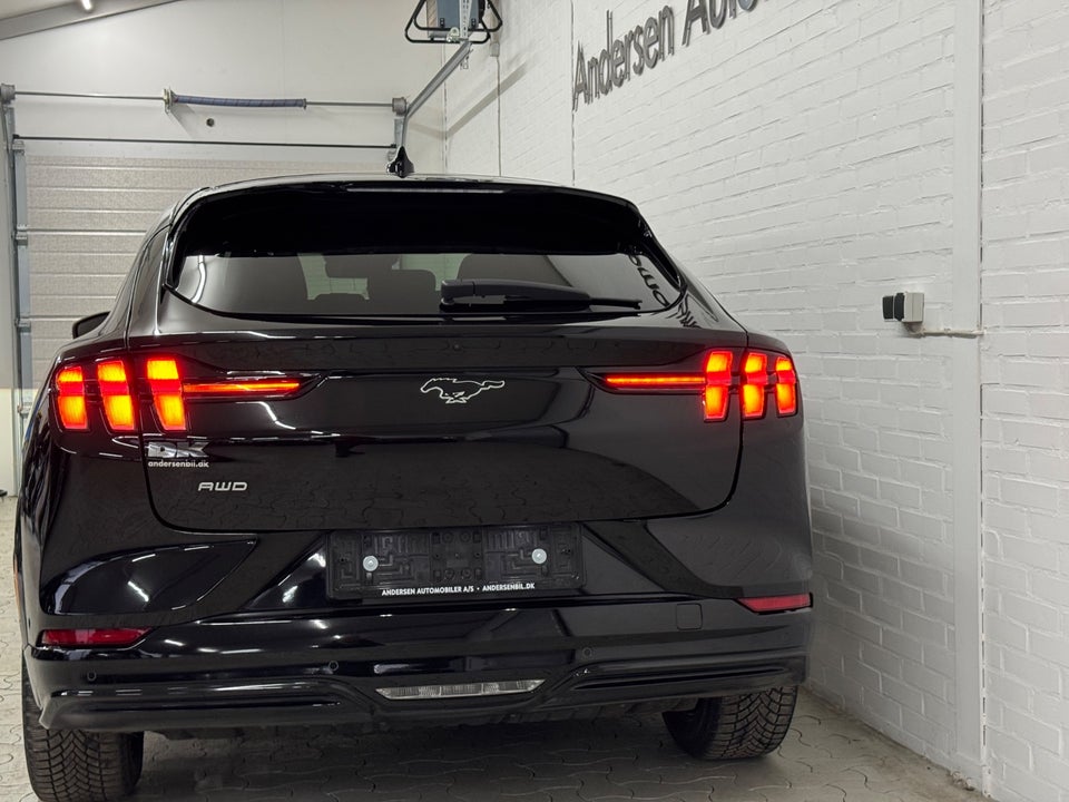 Ford Mustang Mach-E 70 Standard Range AWD 5d