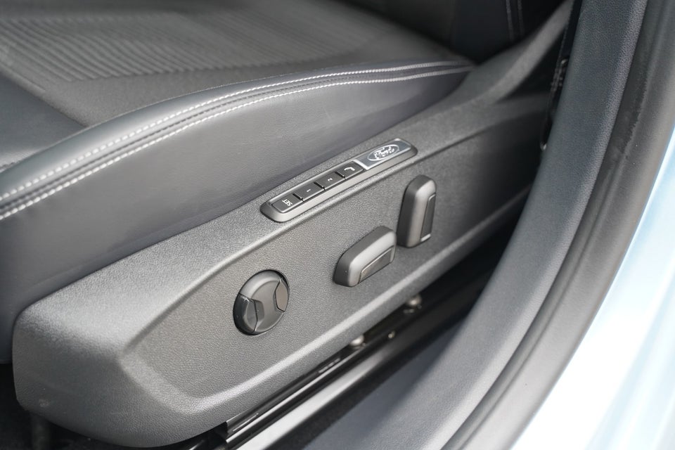 Ford Explorer 79 Premium Extended Range AWD 5d