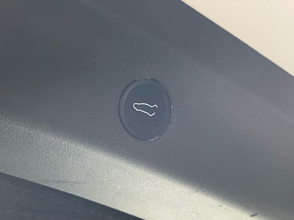 Tesla Model Y Long Range AWD 5d