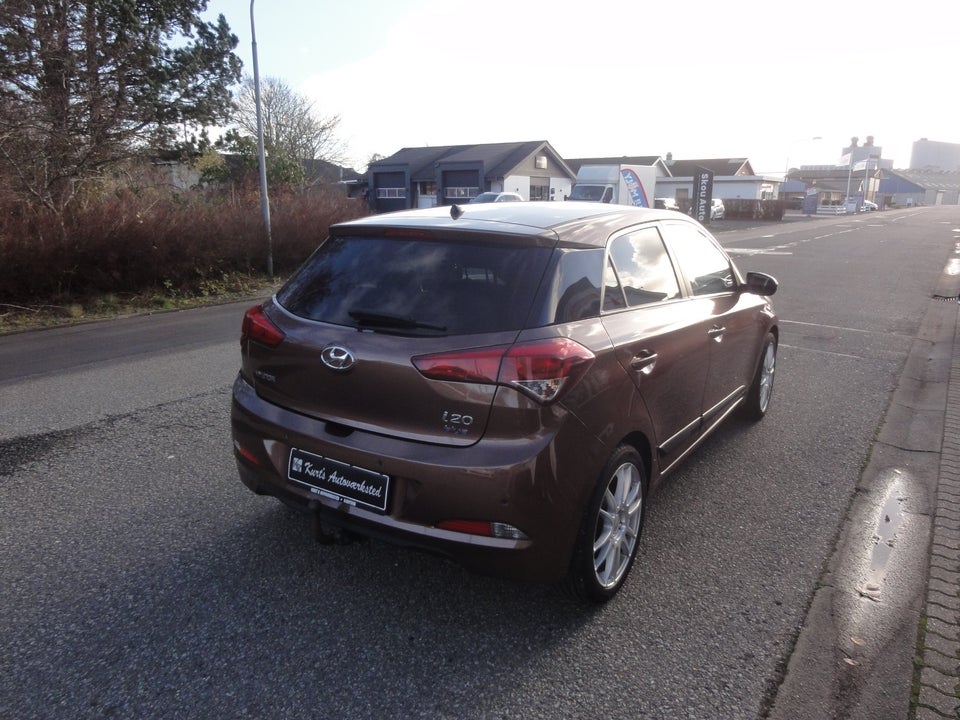 Hyundai i20 1,25 Premium 5d