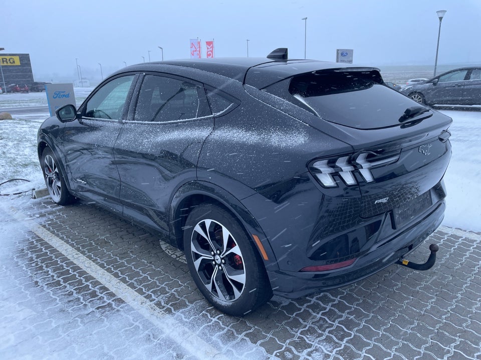 Ford Mustang Mach-E 98 Premium Extended Range AWD 5d