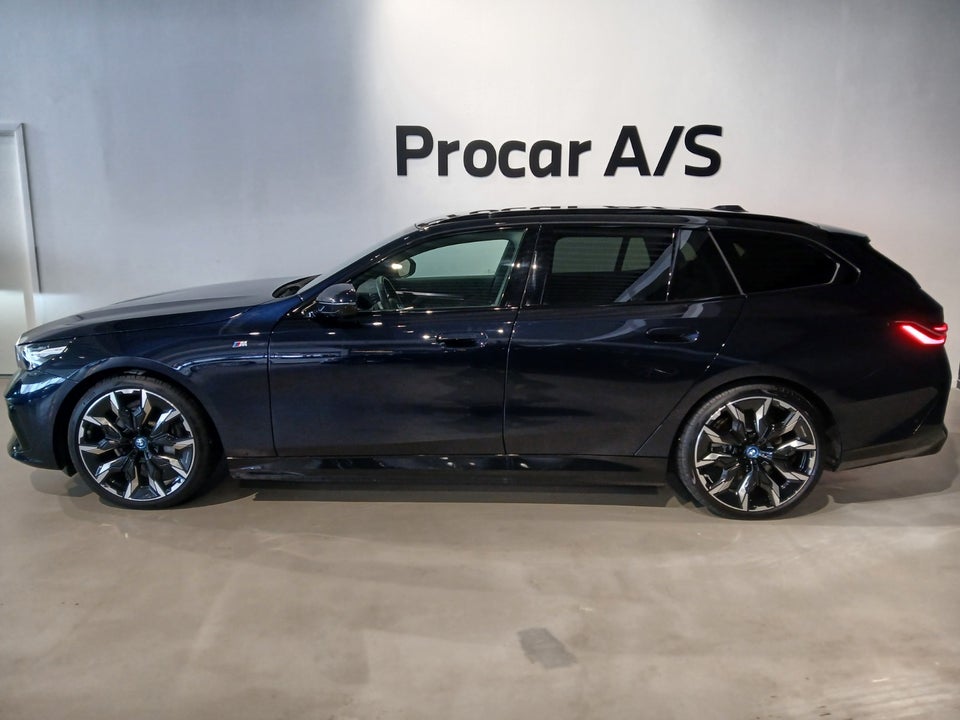 BMW i5 eDrive40 Touring Fully Charged M-Sport 5d