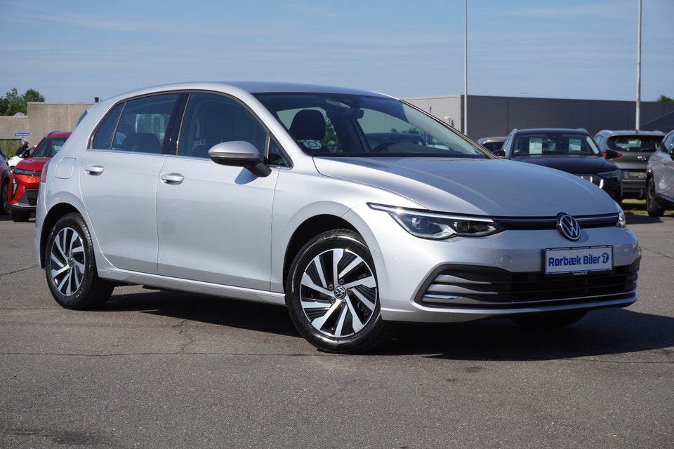 VW Golf VIII 1,4 eHybrid DSG 5d