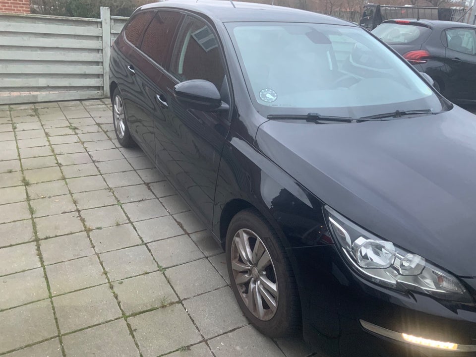 Peugeot 308 1,2 e-THP 110 Access SW 5d