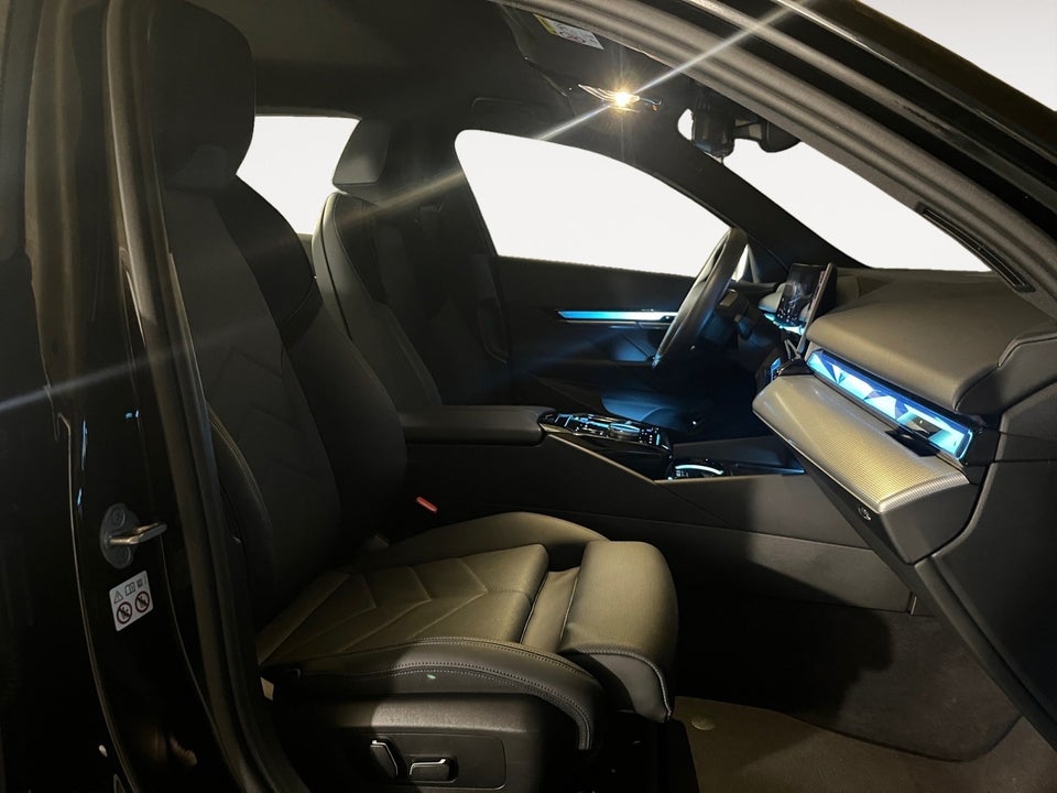 BMW i5 eDrive40 M-Sport 4d