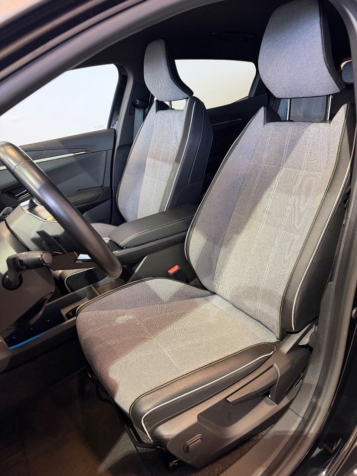 Renault Megane E-Tech 60 Techno 5d