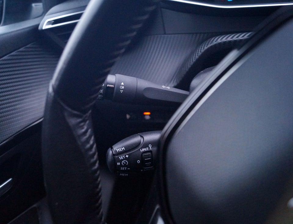 Peugeot e-208 50 Allure 5d