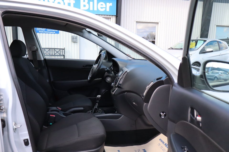 Hyundai i30 1,6 CVVT Comfort 5d