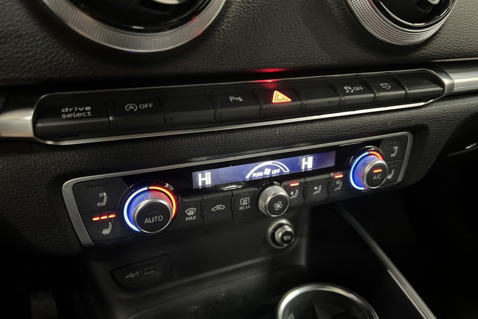 Audi A3 35 TFSi Sport Limited plus Cabriolet S-tr. 2d