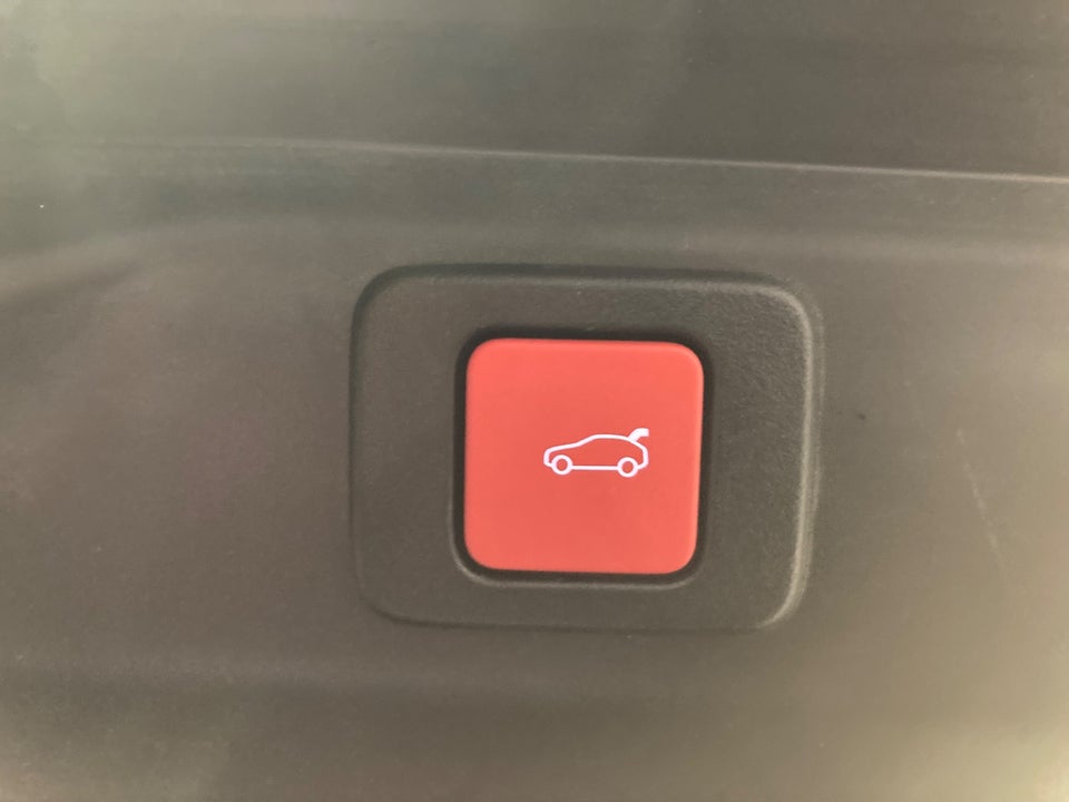 Peugeot e-3008 77 GT 5d