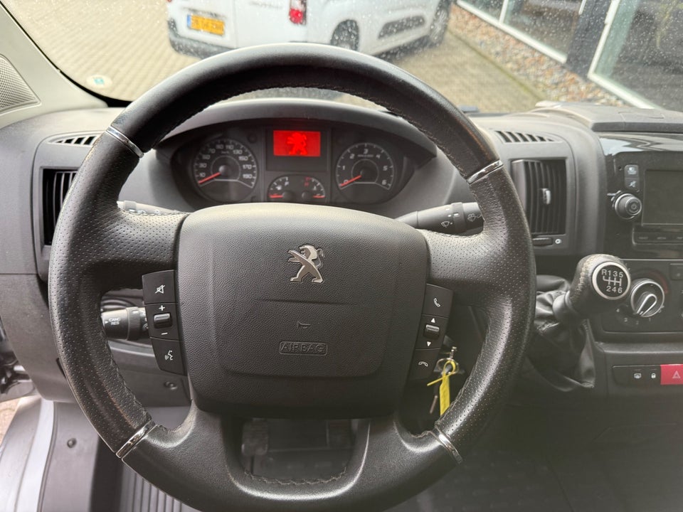 Peugeot Boxer 333 2,2 BlueHDi 140 L3H2 Premium