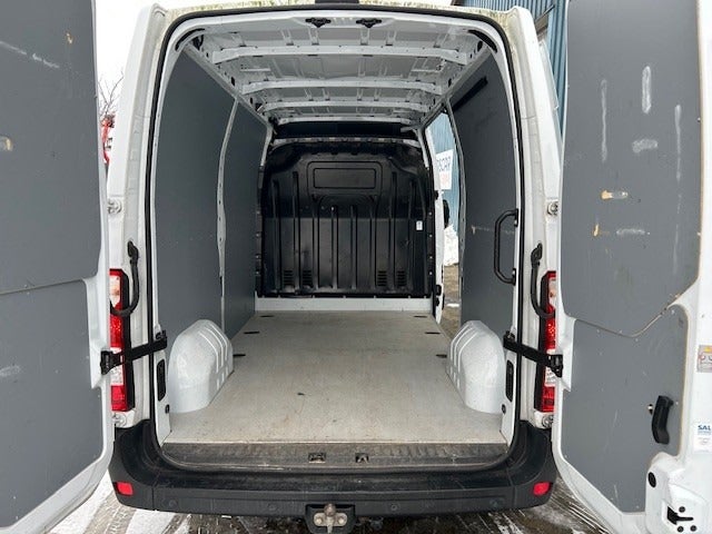 Renault Master IV T33 2,3 dCi 135 L2H2 Kassevogn