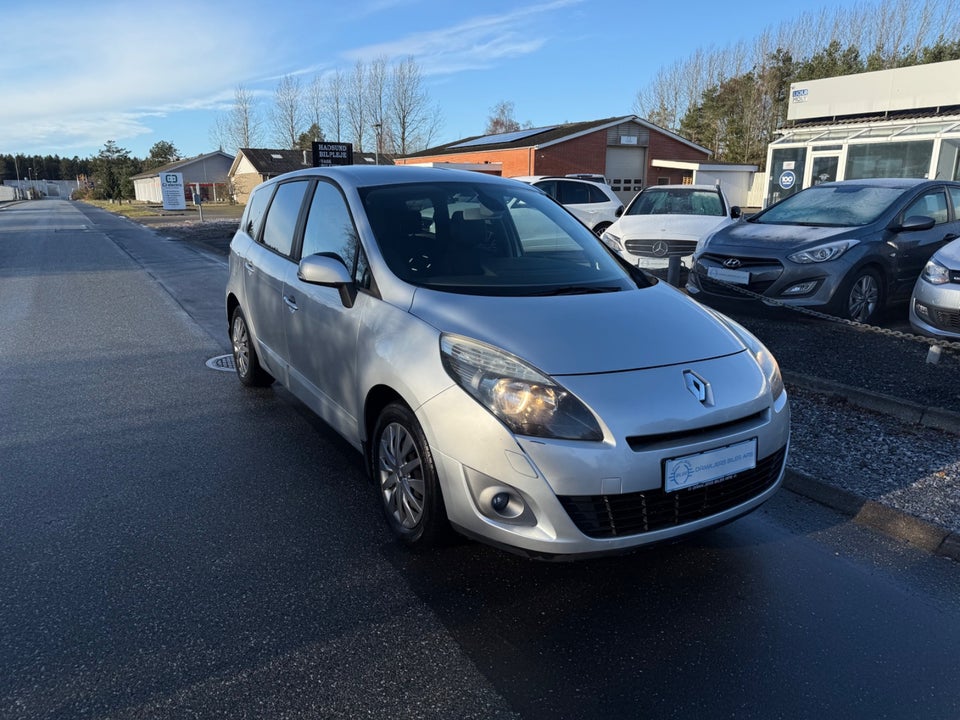 Renault Grand Scenic III 1,6 16V Expression 7prs 5d