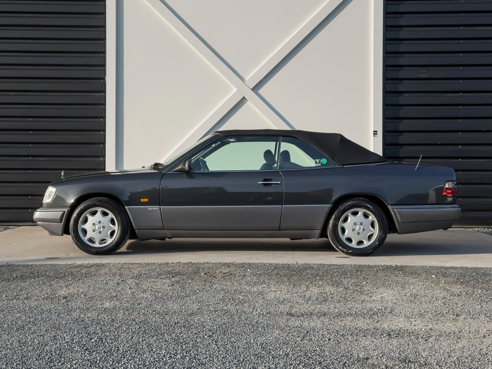 Mercedes E220 2,2 Cabriolet 2d