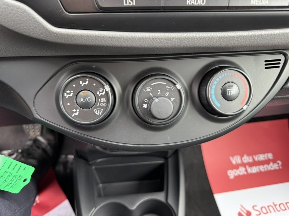 Toyota Yaris 1,0 VVT-i T2 5d