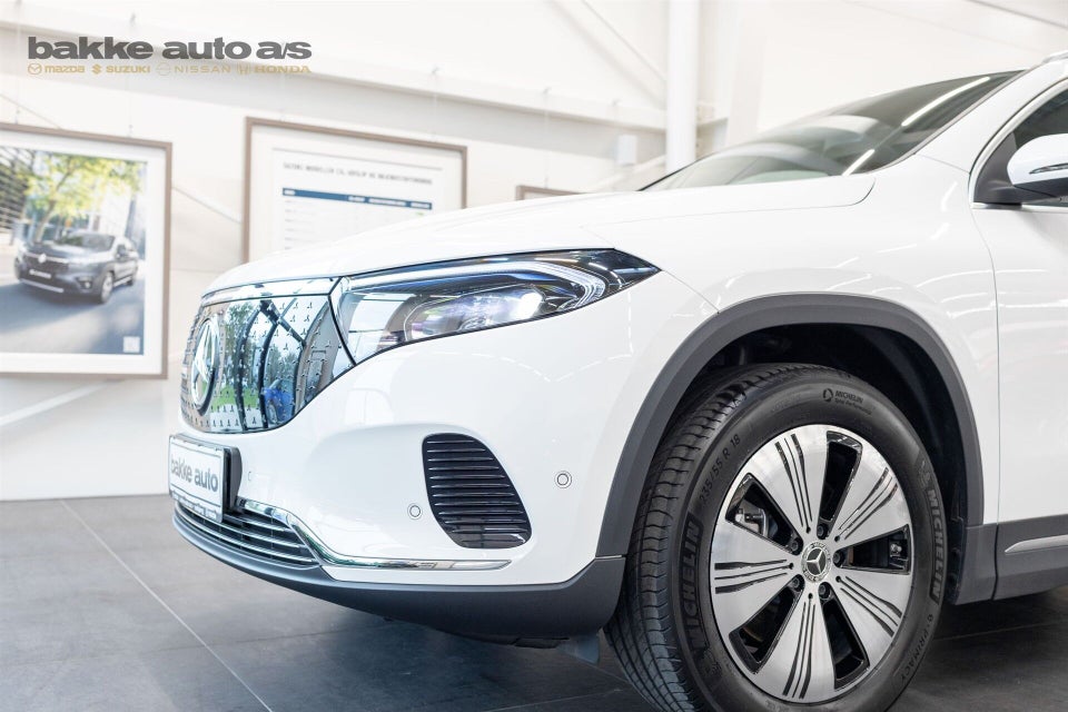 Mercedes EQA300 Progressive 4Matic 5d