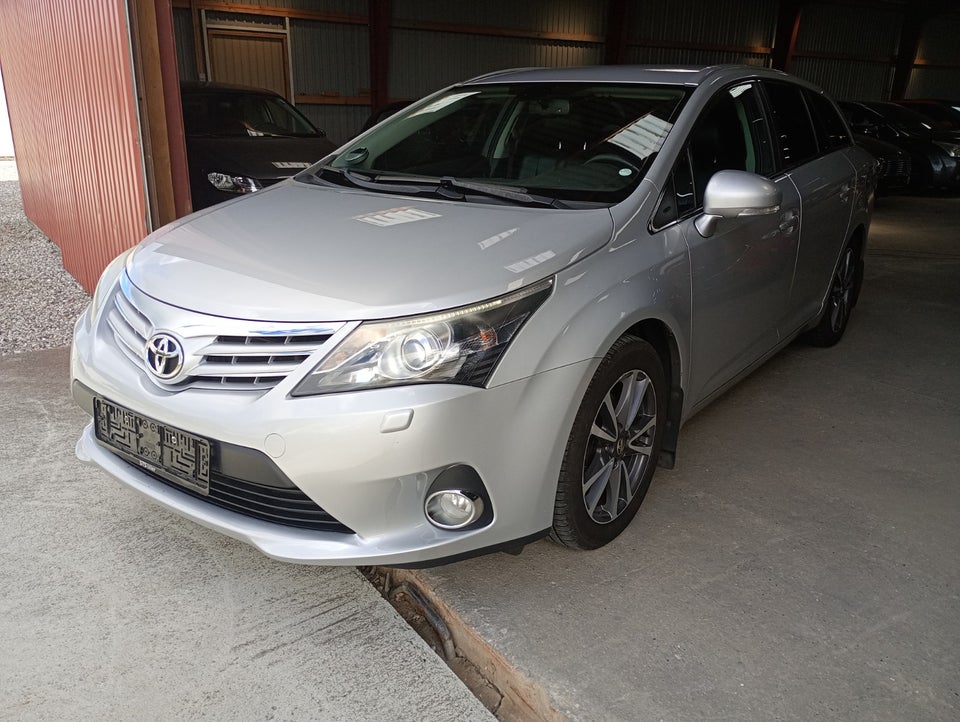 Toyota Avensis 2,0 D-4D T2 stc. 5d