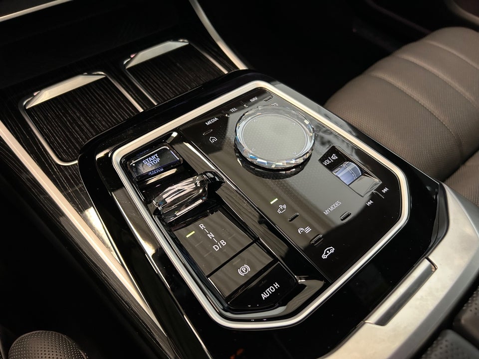 BMW i7 xDrive60 M-Sport 4d