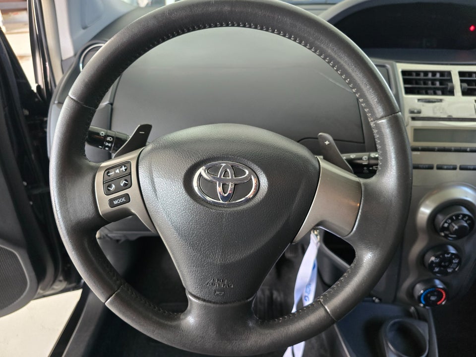 Toyota Yaris 1,3 T2 M/M 5d