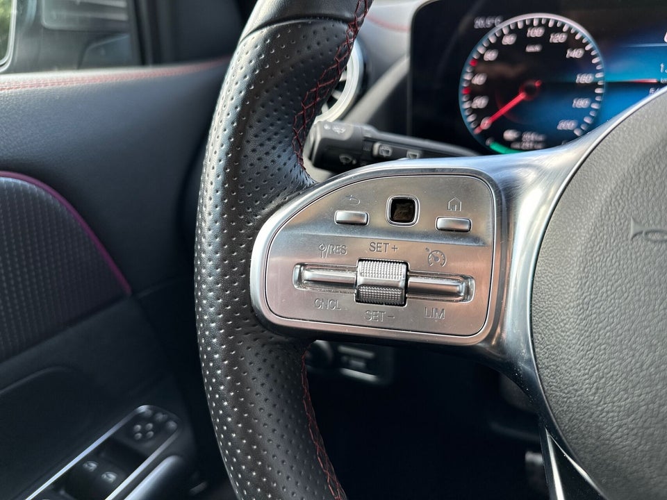 Mercedes EQA300 AMG Line 4Matic 5d