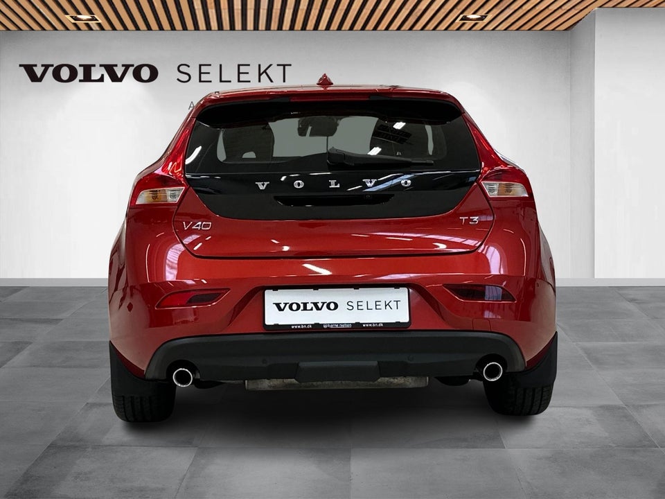 Volvo V40 1,5 T3 152 Momentum aut. 5d
