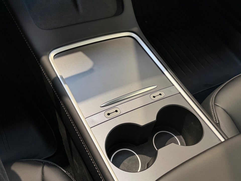 Tesla Model 3 RWD 4d