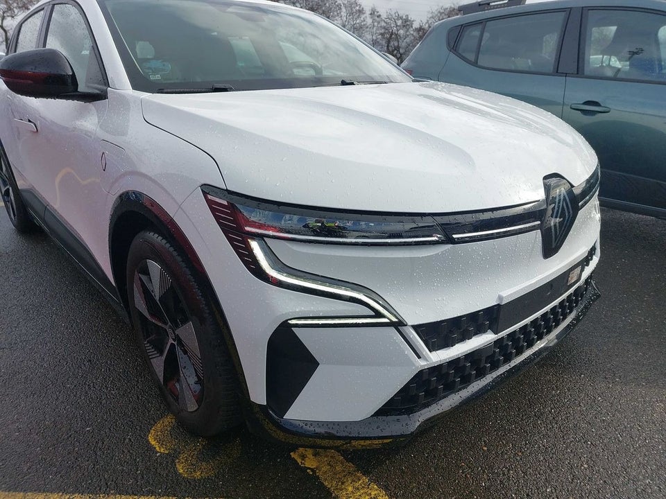 Renault Megane E-Tech 40 Equilibre 5d
