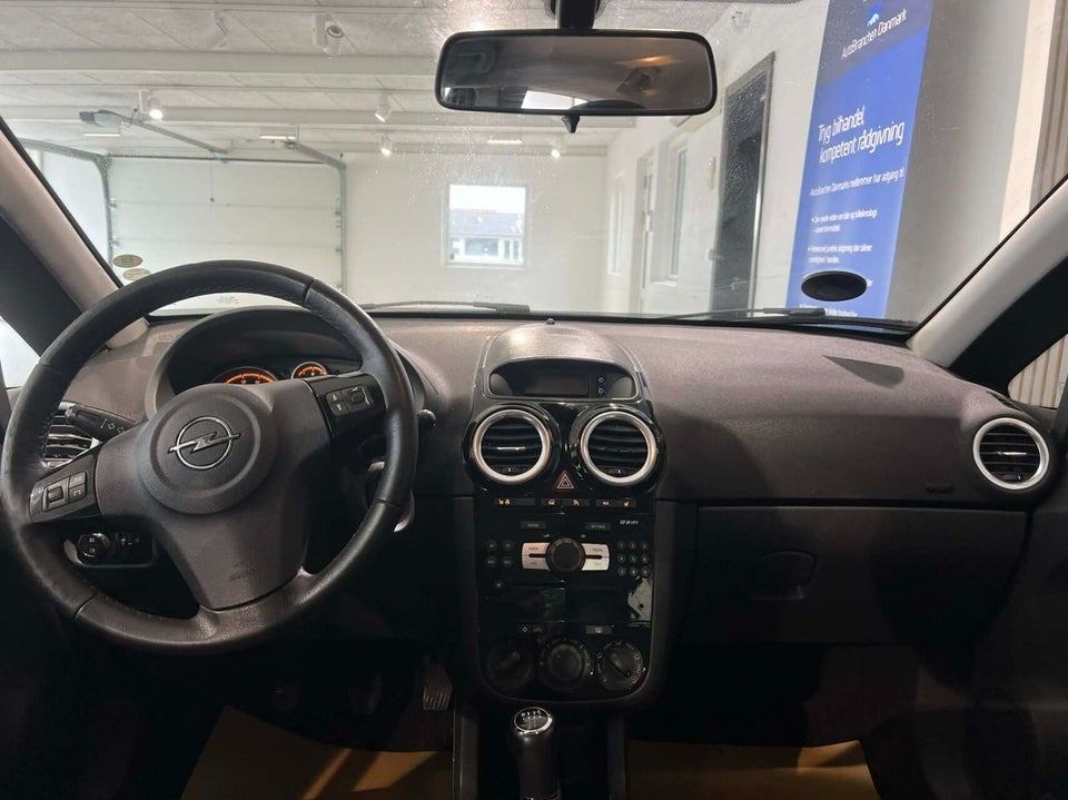 Opel Corsa 1,4 16V Cosmo 5d