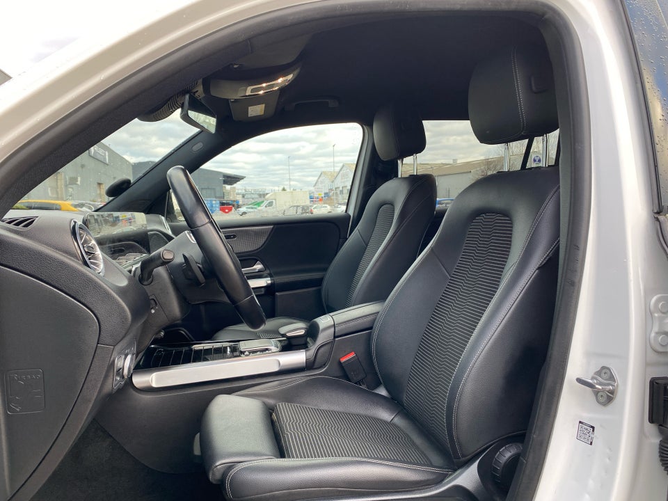 Mercedes EQB300 Progressive 4Matic 5d