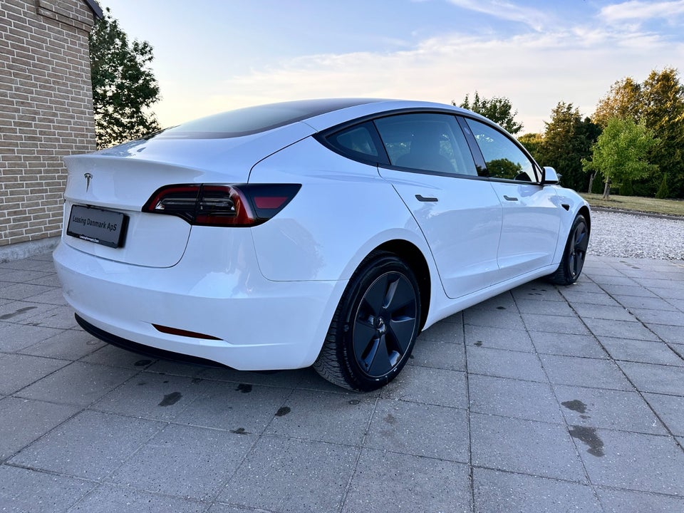 Tesla Model 3 Long Range AWD 4d