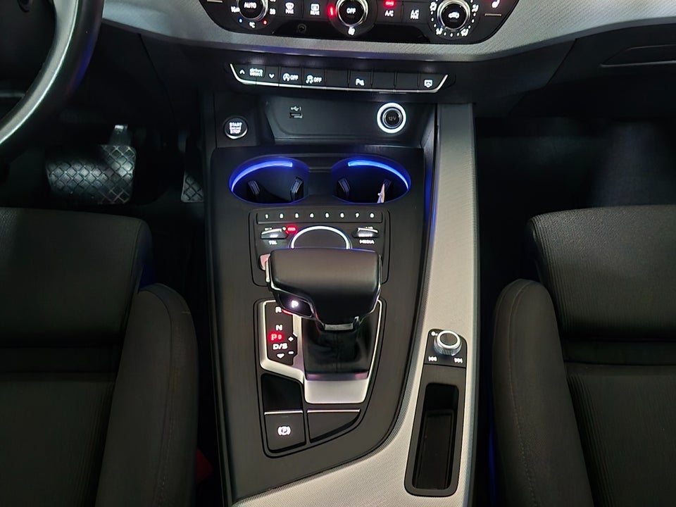 Audi A4 40 TFSi Sport S-tr. 4d