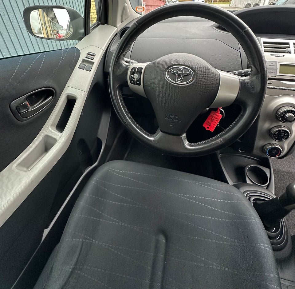 Toyota Yaris 1,3 Sol 5d