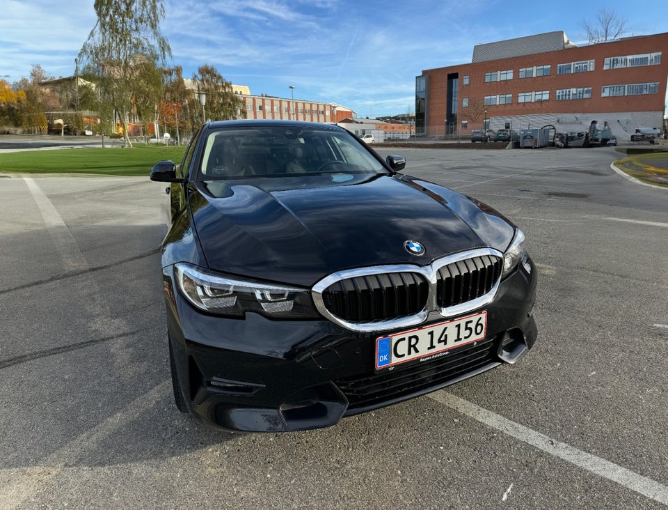 BMW 320i 2,0 Connected aut. 4d