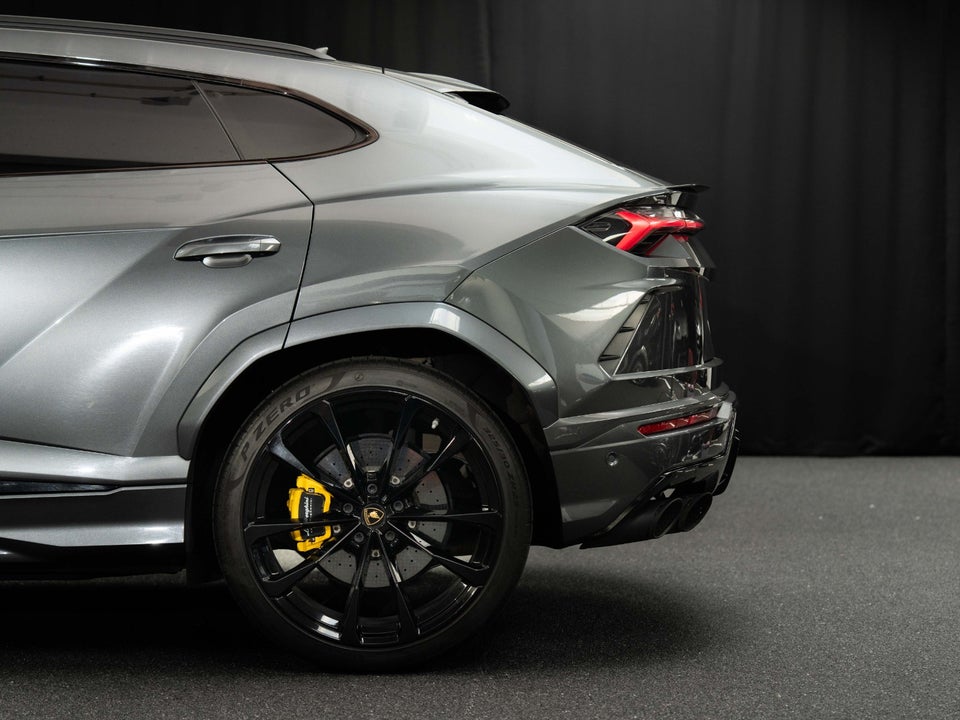Lamborghini Urus 4,0  5d