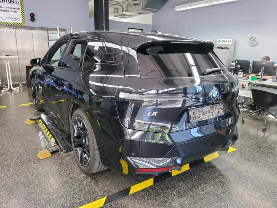 BMW iX xDrive40 Sport 5d